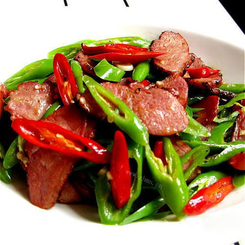 美味虎皮青椒炒腊肠