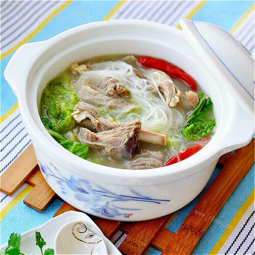 美味白菜粉丝鱼头汤