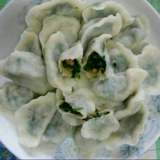 健康的菠菜粉丝鸡蛋蒸饺