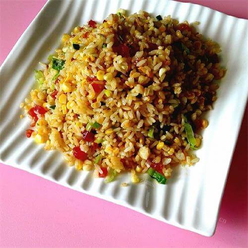 香喷喷的生菜葱花蛋炒饭