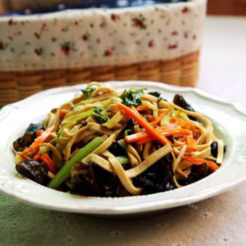 美味的黑木耳拌豆腐皮