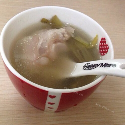 好吃的咸猪蹄煲鲜笋