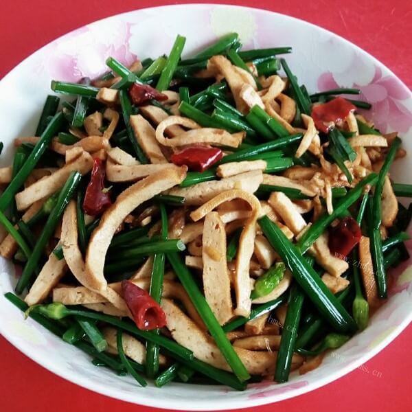 好吃的鲍菇丝炒韭菜