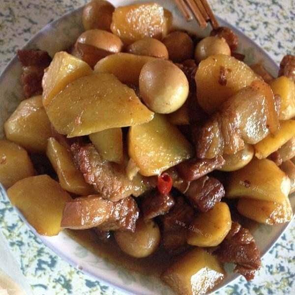 特制美味土豆烧肉
