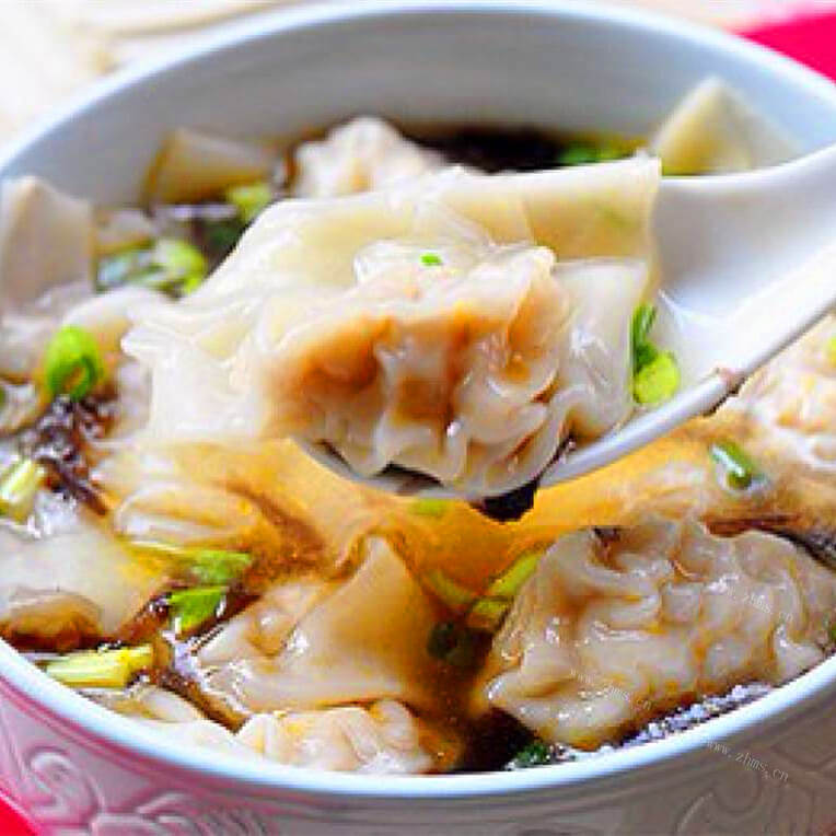 美味的小巧馄饨