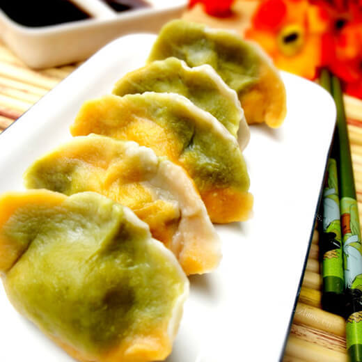 亲亲宝宝彩色饺子