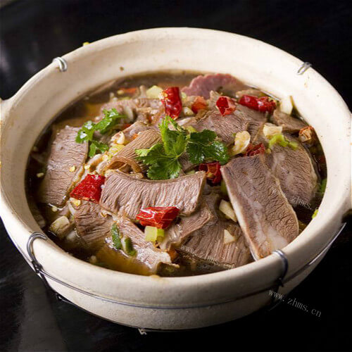 劲爆的麻辣牛肉煲
