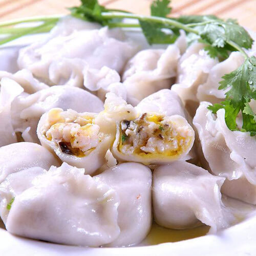 美味的胡萝卜鲜肉水饺