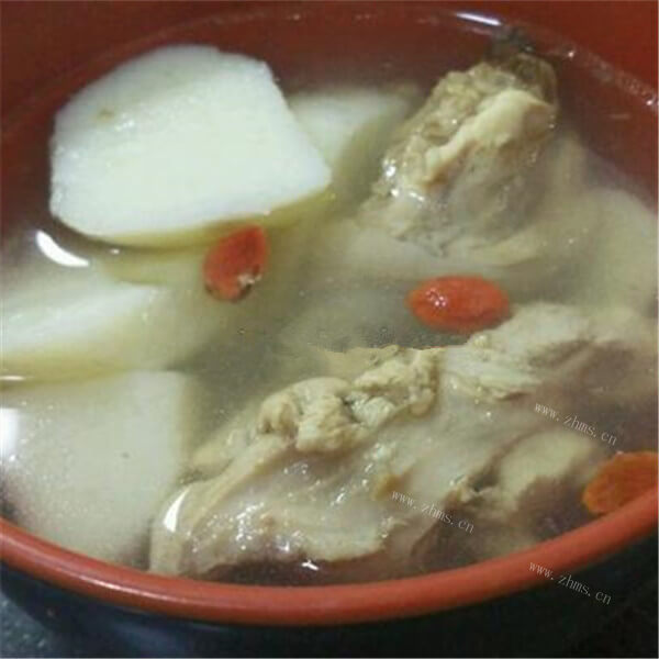 自制猪骨头兔肉汤