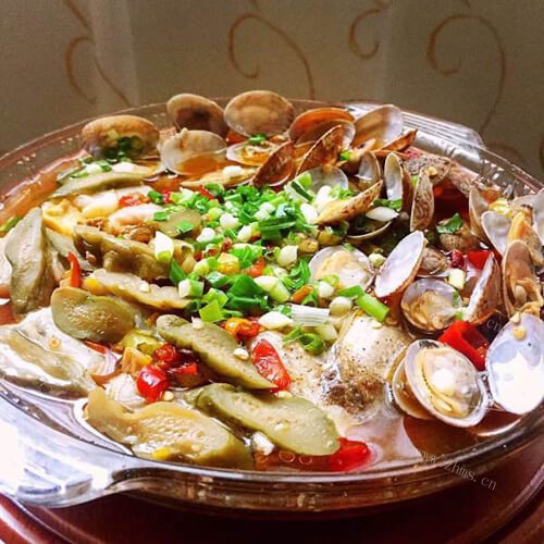 鲜嫩的豆腐蒸杂鱼