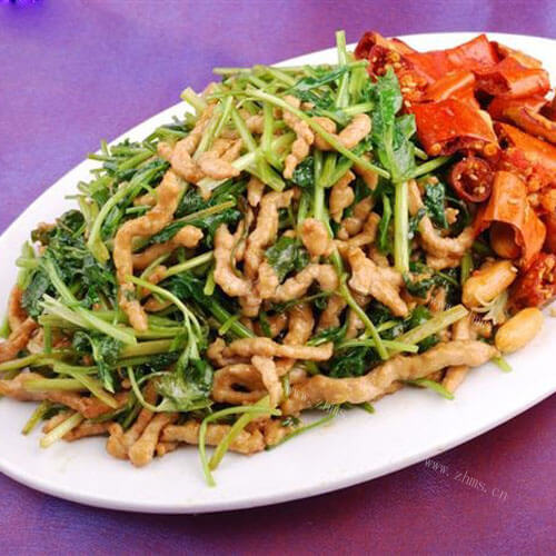 可口的东北香辣肉丝