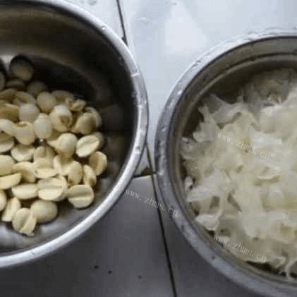美味的银耳莲子粥做法图解3)