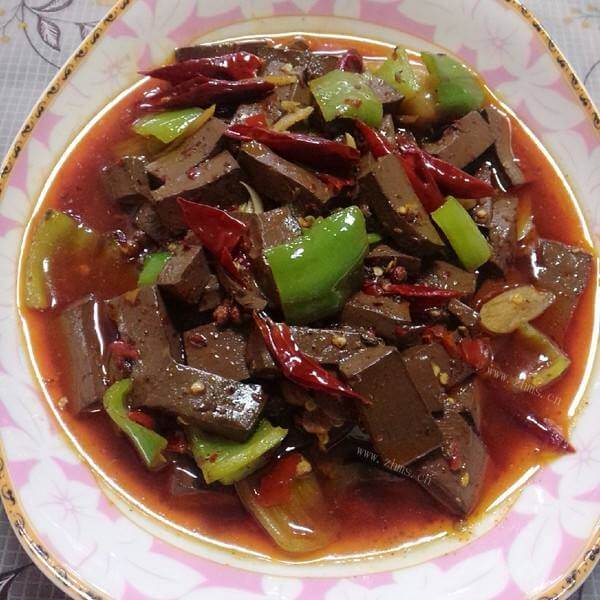 可口的蛋丝鸭血滚豆腐