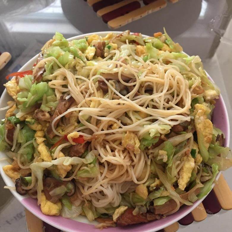 家常鸡蛋炒黑米粉
