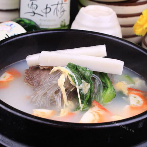 牛肉蔬菜年糕汤