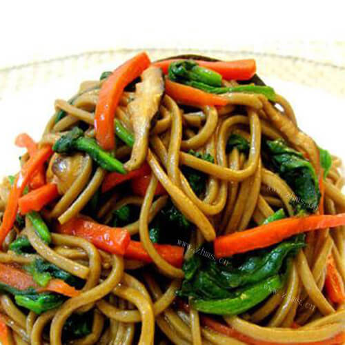 美味杂菜炒干面条
