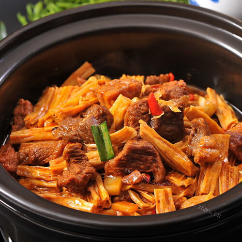 美味的牛肉腐竹煲