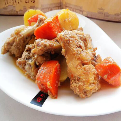 香喷的胡萝卜土豆焖翅根