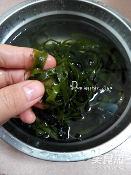 香辣的海带烧粉丝做法图解1)