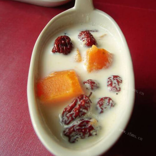 美味的木瓜红枣椰奶