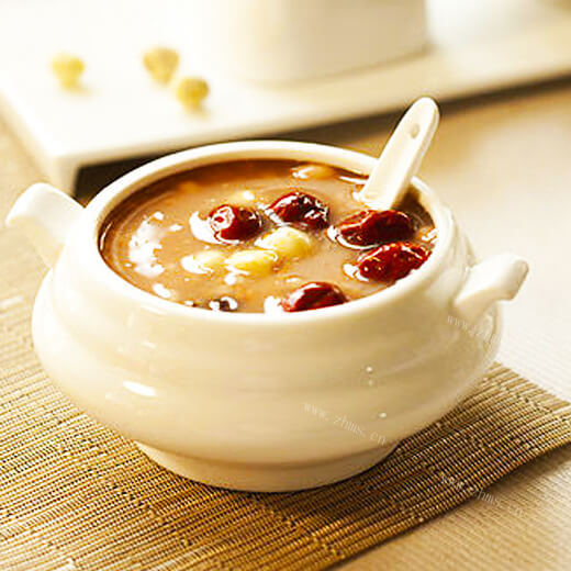 营养的红豆花生红枣汤