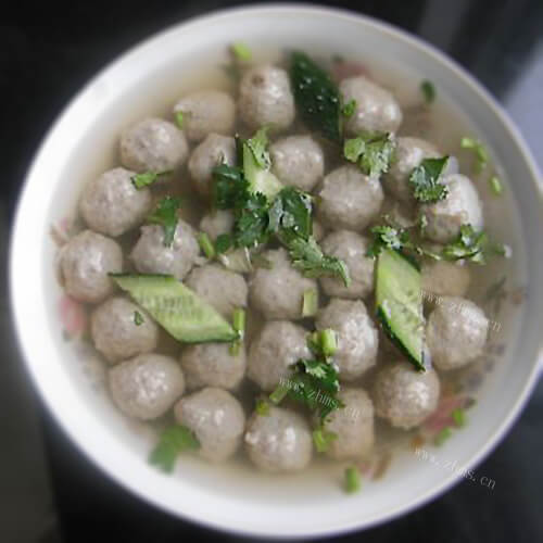 爽口黄瓜片汆丸子