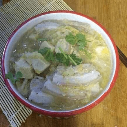 美味的酸菜汆白肉