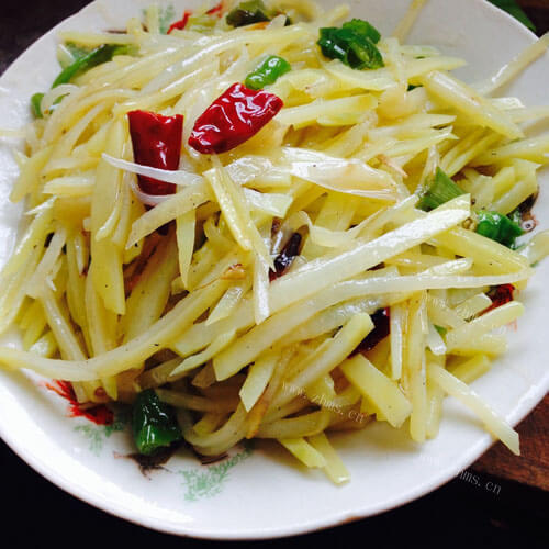 好吃的藠头炒土豆丝