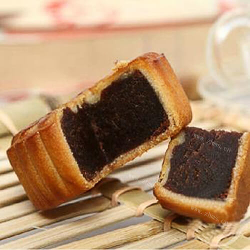 美味的枣泥豆沙月饼