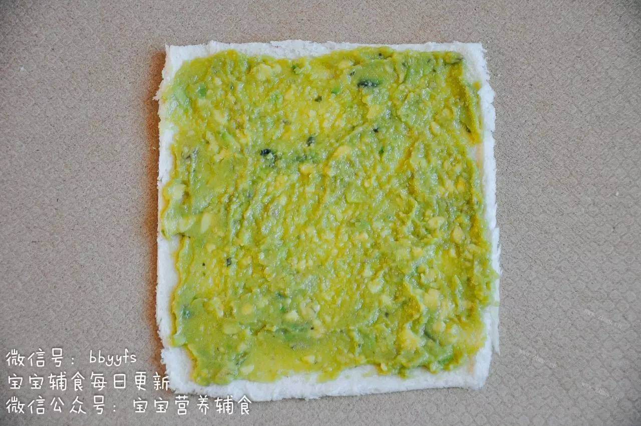 营养的牛油果香蕉卷做法图解8)