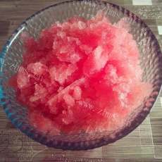 冰爽的樱桃西瓜冰沙 