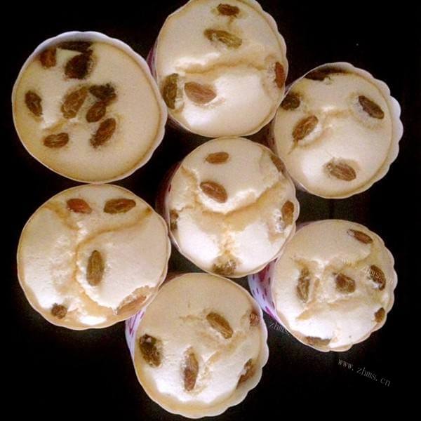 甜甜小纸杯蜂蜜蛋糕