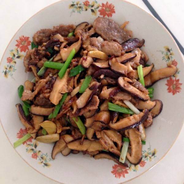 美味的卤水豆腐小炒土猪肉