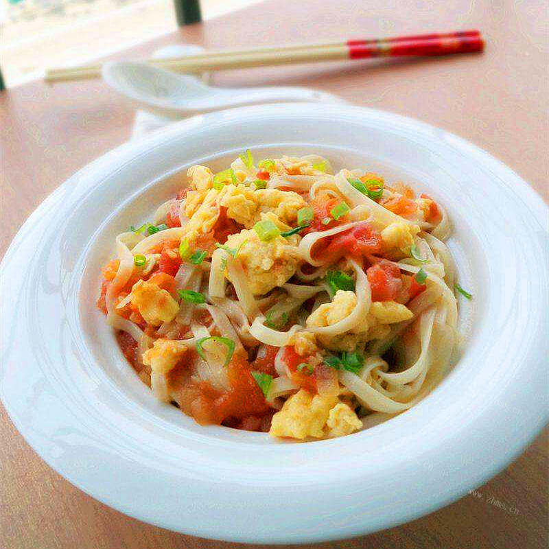 营养美味鸡蛋淡菜干烩面