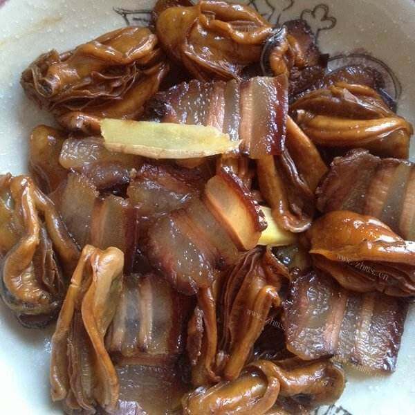 美味的酱肉蒸千张