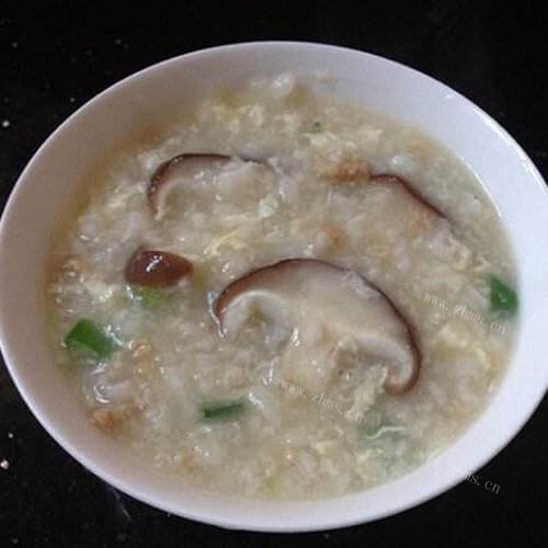 美味的香菇肉沫粥