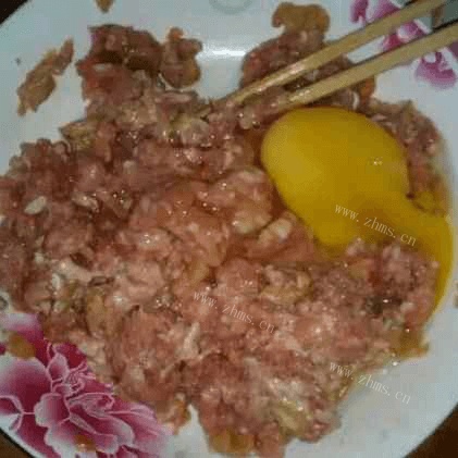 自制咸蛋蒸肉饼做法图解5)