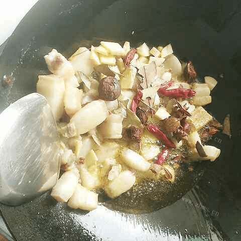 家常菜干豆角烧肉做法图解7)