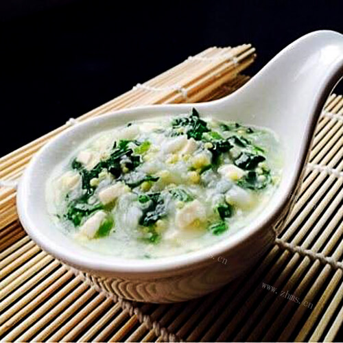 可口的豆腐菠菜粥