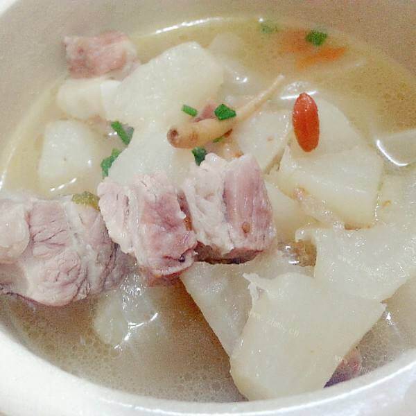 好学的家常萝卜排骨汤