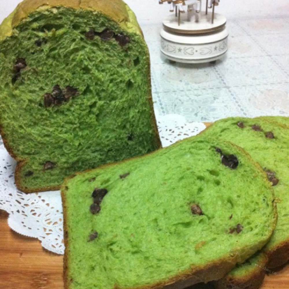 美味的抹茶牛奶吐司