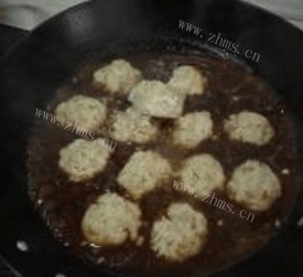 自制金针菇肉丸便当做法图解5)