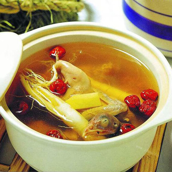 美味的百合淮山竹丝鸡汤