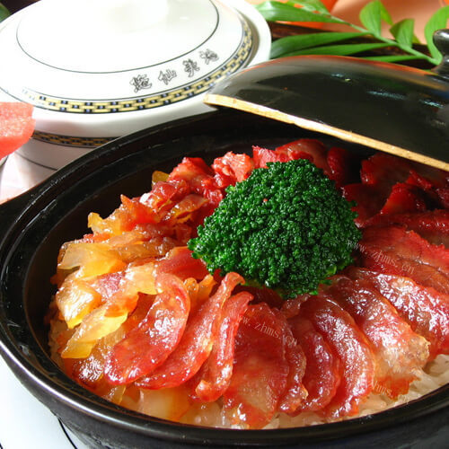 可口的梅干菜香肠饭
