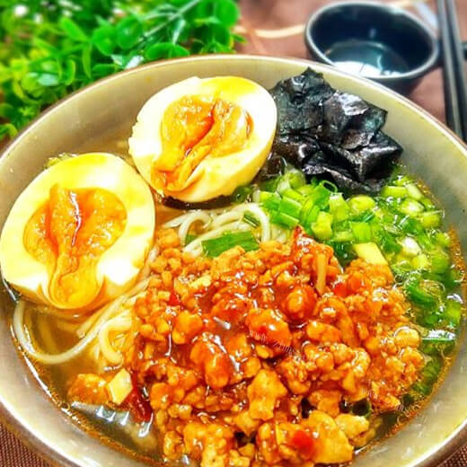美味猪骨肉味增拉面