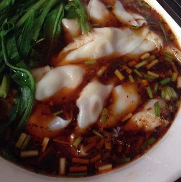 特色小吃秘制红油馄饨