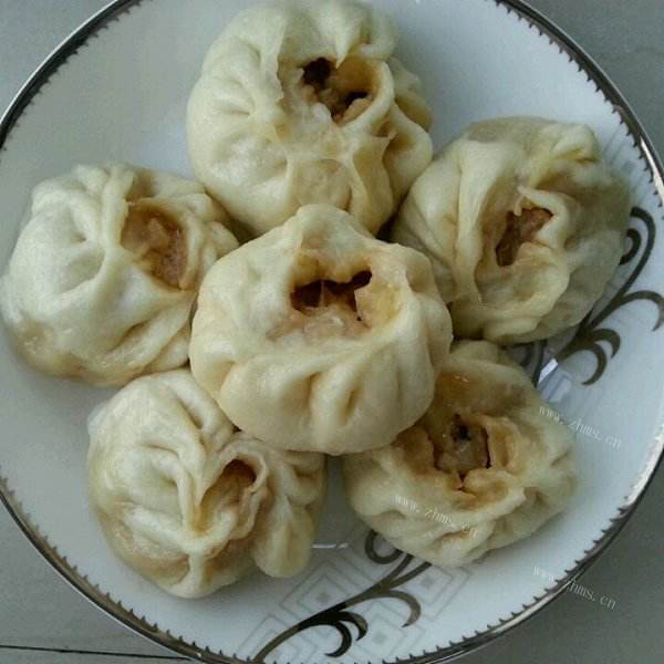美味的香菇猪肉酱香包子
