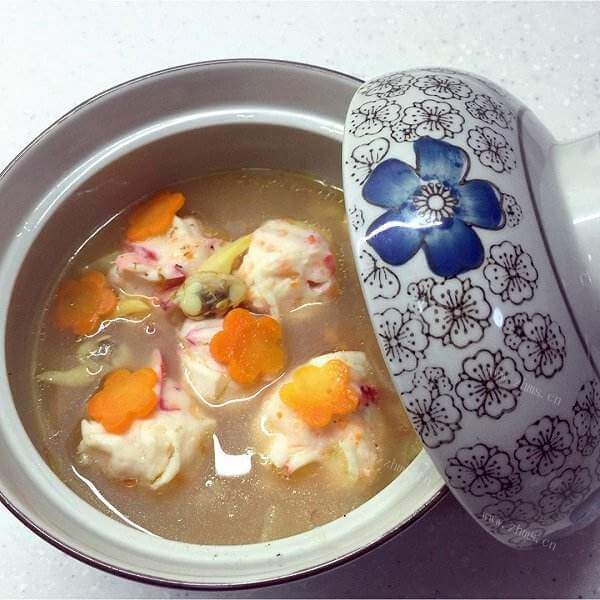 美味的浓汤单人火锅
