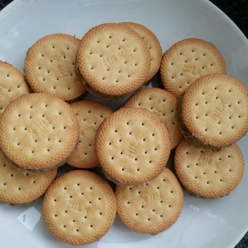 营养美味的燕麦葡萄饼干