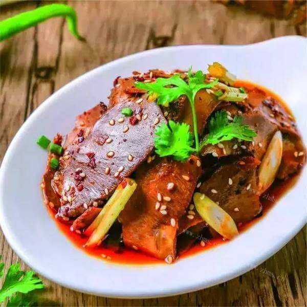 美味的红油麻辣凉鸭